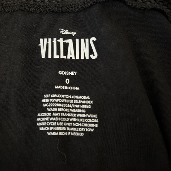 Torrid Disney Villains Ursula Sea Witch Graphic Tshirt Shirt Fishnet Yoke - Picture 11 of 11